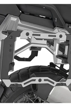 Adattatore specifico per utilizzare una coppia di valigie MONOKEY® CAM-SIDE sui portavaligie laterali originali Kappa KL5146CAM Per BMW R 1300 GS ADVENTURE (2025) Subito Disponibile