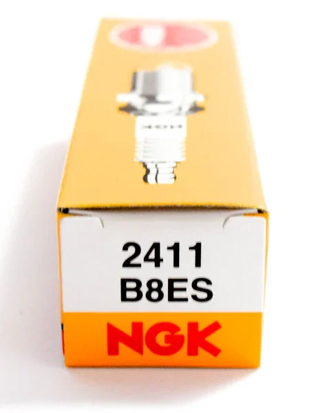 N0731080 - CANDELA NGK B8ES STOCK NR.2411 Esclusivo
