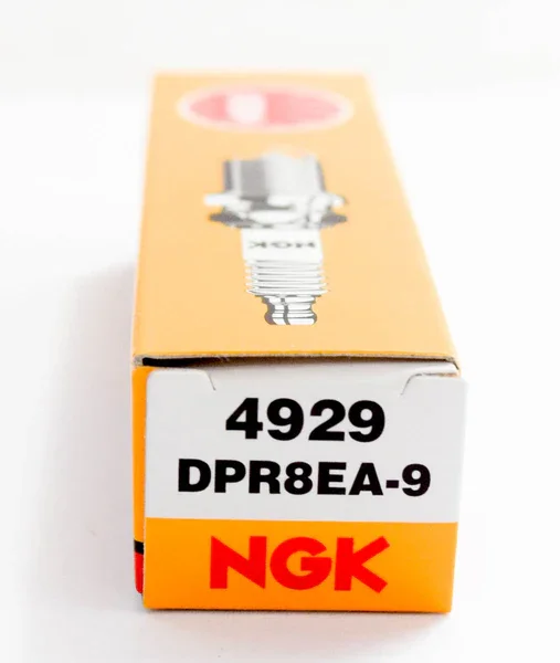 N4407089 - CANDELA NGK DPR8EA-9 STOCK NR.4929 Non Perdere